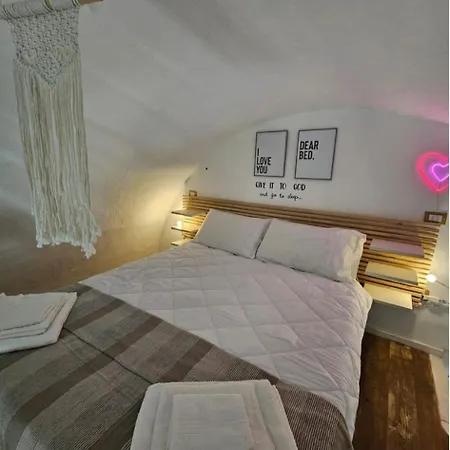 Lola's Apartment *